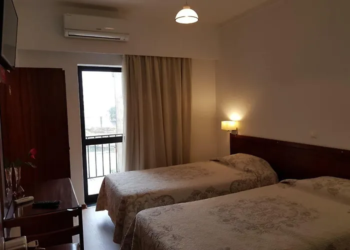 Residencial Coroa D'ouro Guest house